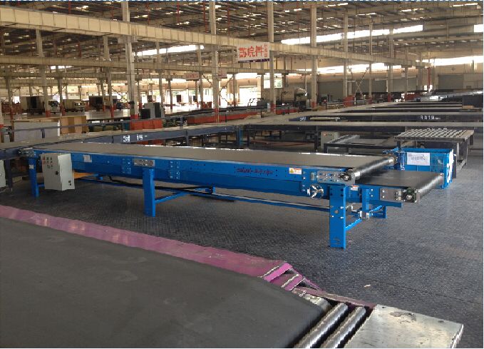 伸縮皮帶機(jī)應(yīng)用現(xiàn)場 伸縮皮帶機(jī)應(yīng)用現(xiàn)場