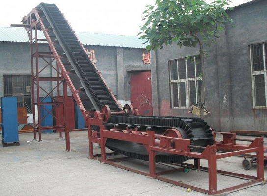 大傾角皮帶輸送機生產(chǎn)廠家展示