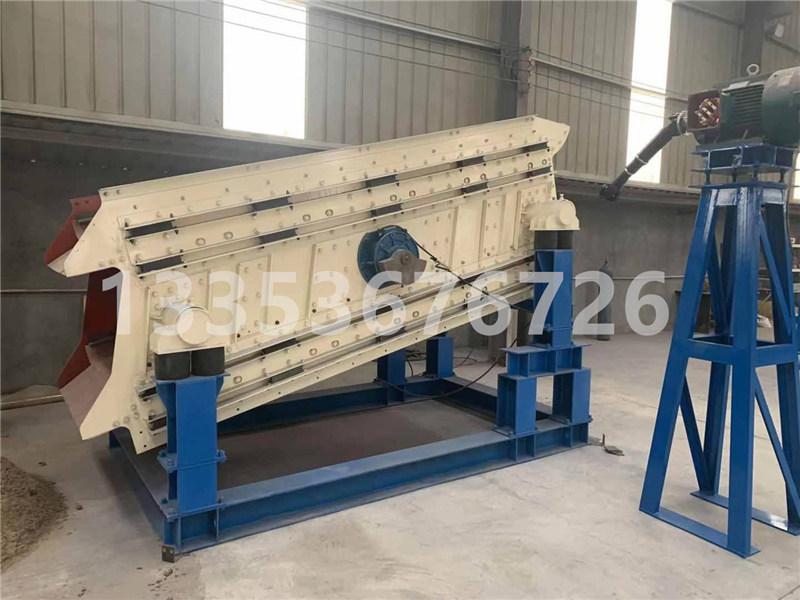 微粉馳張篩時(shí)產(chǎn)20方/小時(shí)，現(xiàn)貨出售，上層篩網(wǎng)1mm，下層篩網(wǎng)0.2mm，如無需更換篩網(wǎng)的情況下，款到3天內(nèi)即可發(fā)貨！